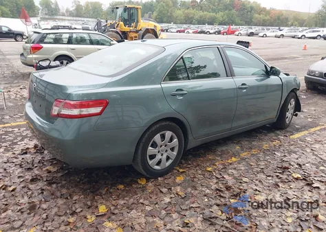 2011 Toyota Camry Le from USA, damaged, VIN 4T1BF3EK9BU682919